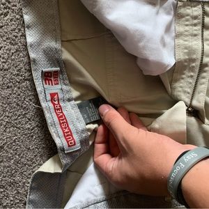 Quicksilver cargos 38